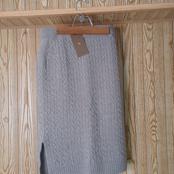 Long Rib Knit 100% Wool Skirt - Gentle Herd - Picture 4 of 7